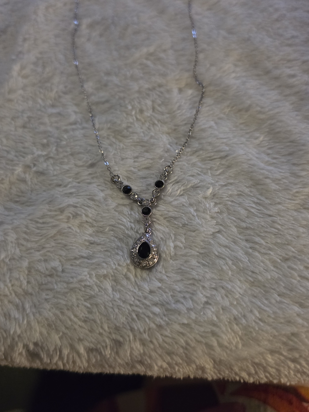 Elegant Silver Necklace with Black Gemstone Pendant